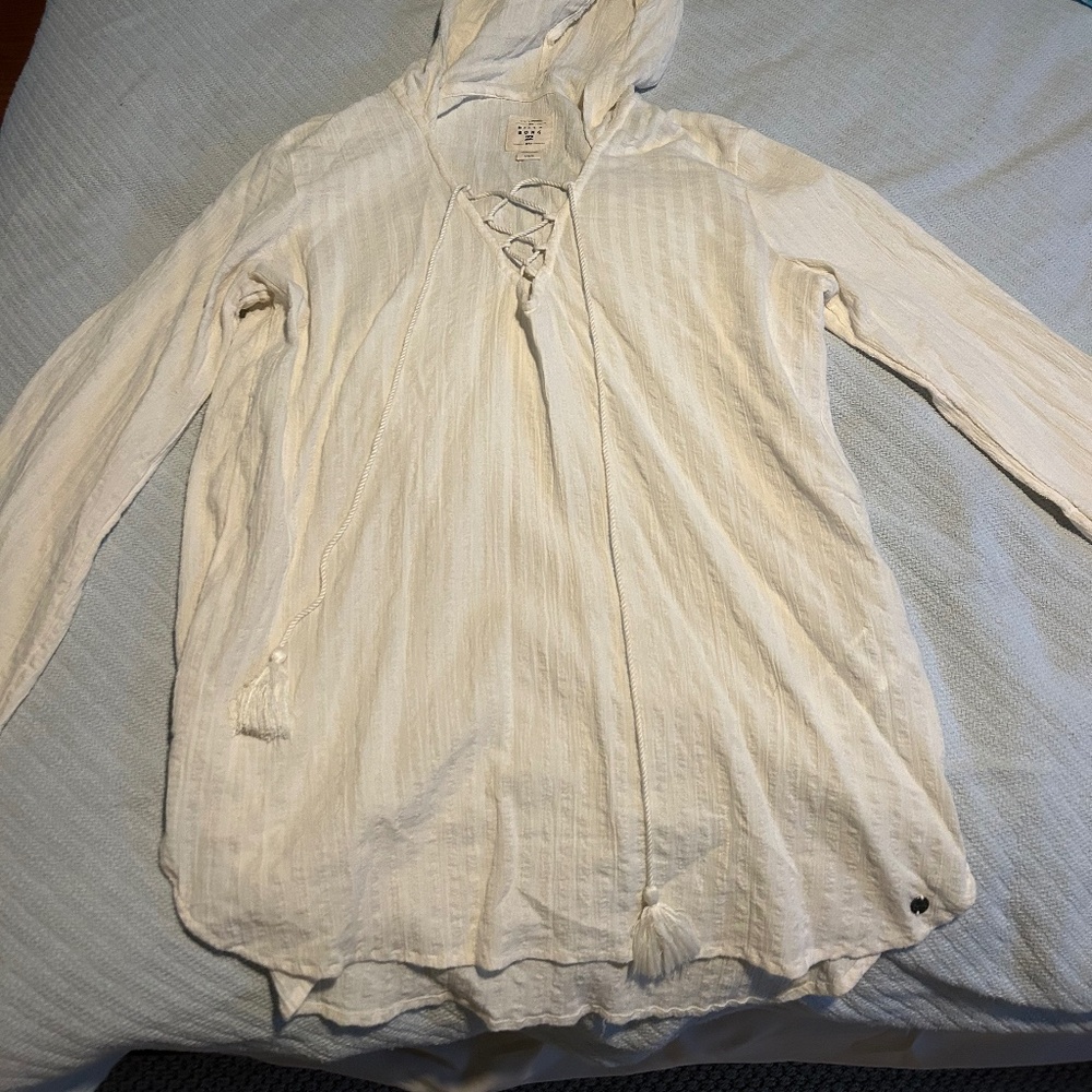 Billabong cream colored swim cover up size large